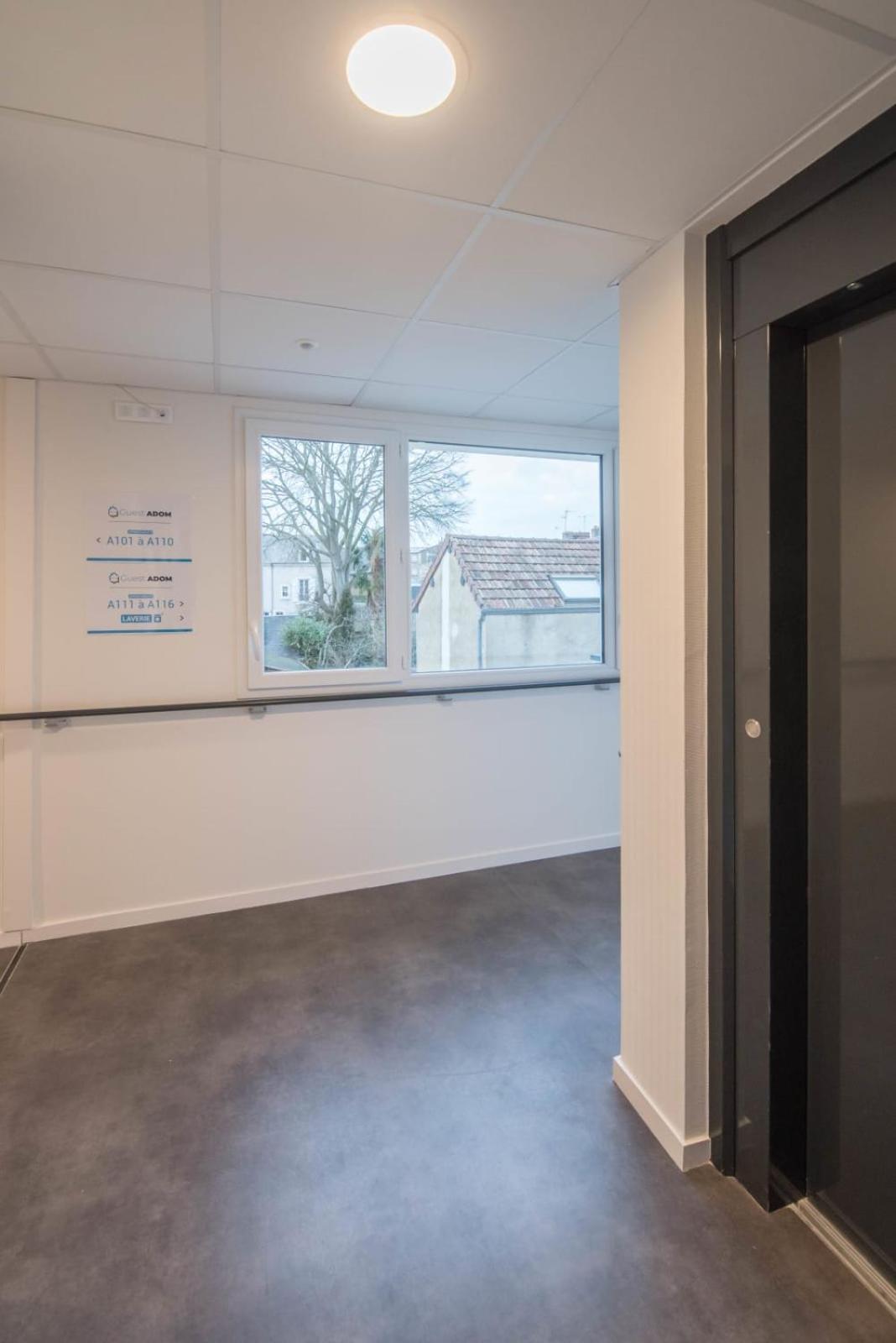 Valerie- Proche Gare Wifi Arrivee 2424 Apartment *